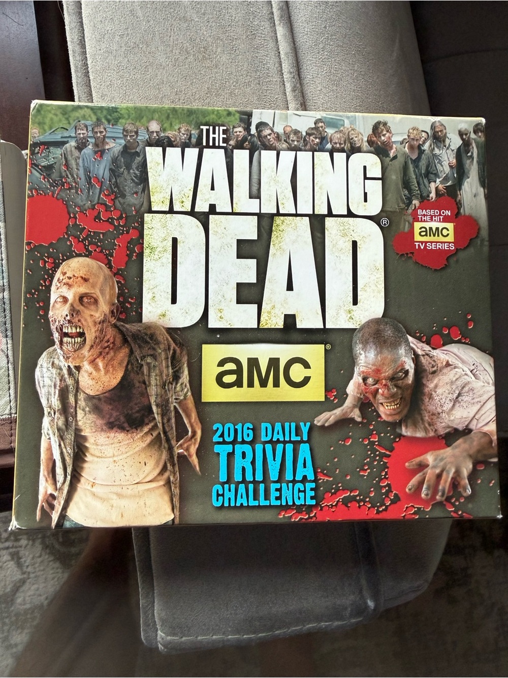 The Walking Dead AMC 2016 Daily Trivia Challenge Board Game - Green/Black/Red
